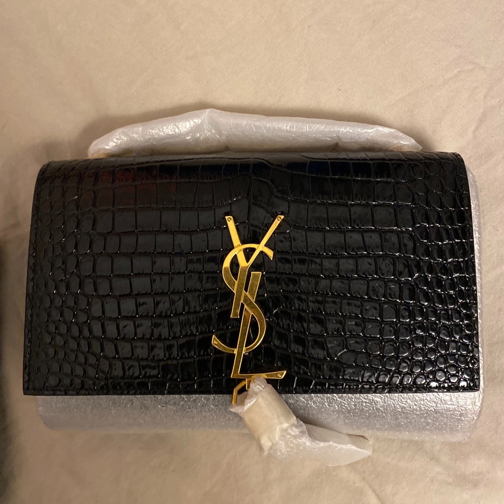 YSL KATE SMALL CHAIN BAG WITH TASSEL IN CROCODILE-EMBOSSED SHINY LEATHER